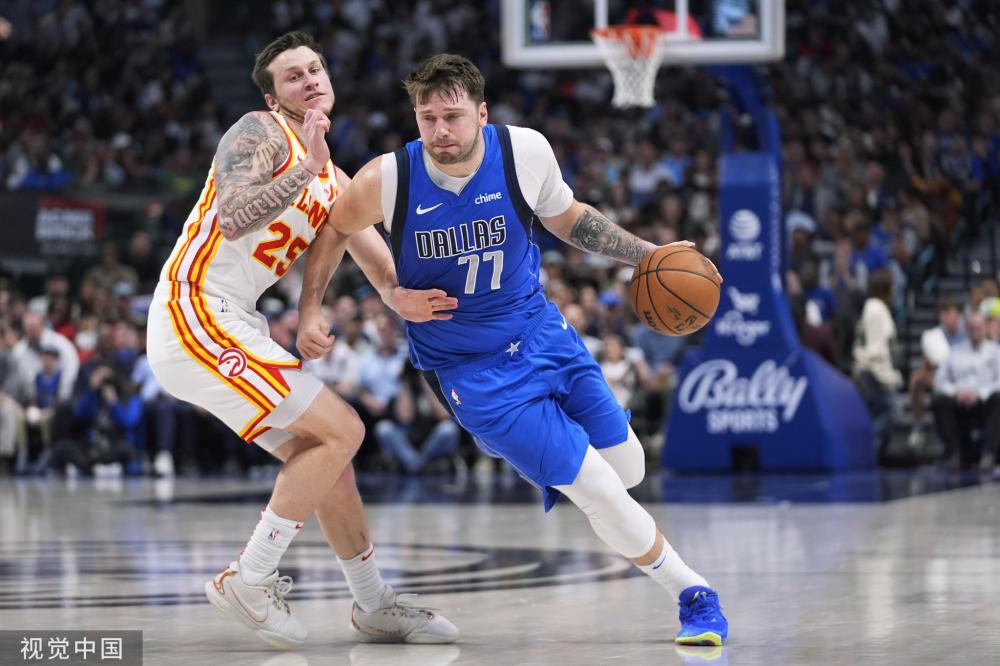 斯瓦泰克自 斯瓦泰克自