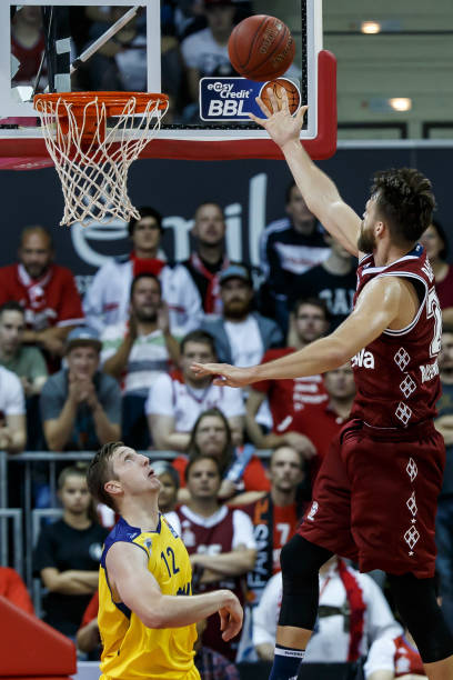 保持着联盟 保持着联盟